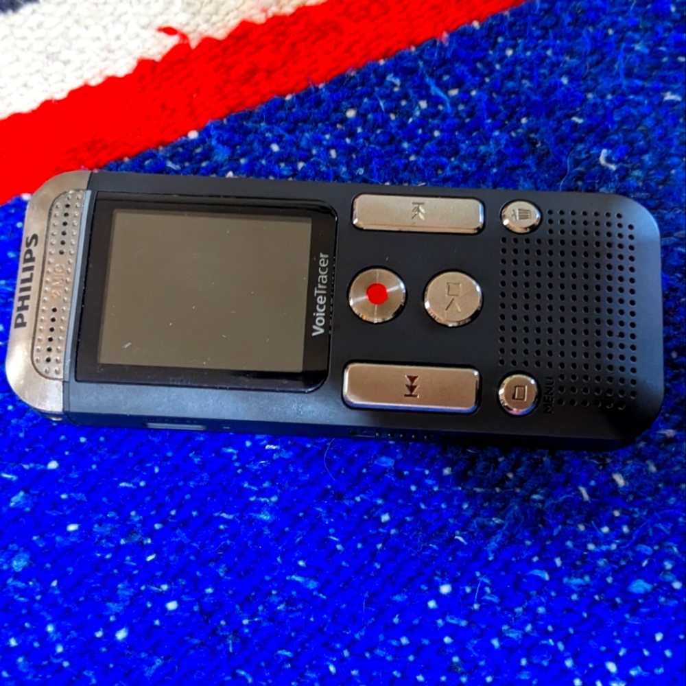 Phillips Digital Voice Tracer | 2 Mic Stereo Recording | DVT2510